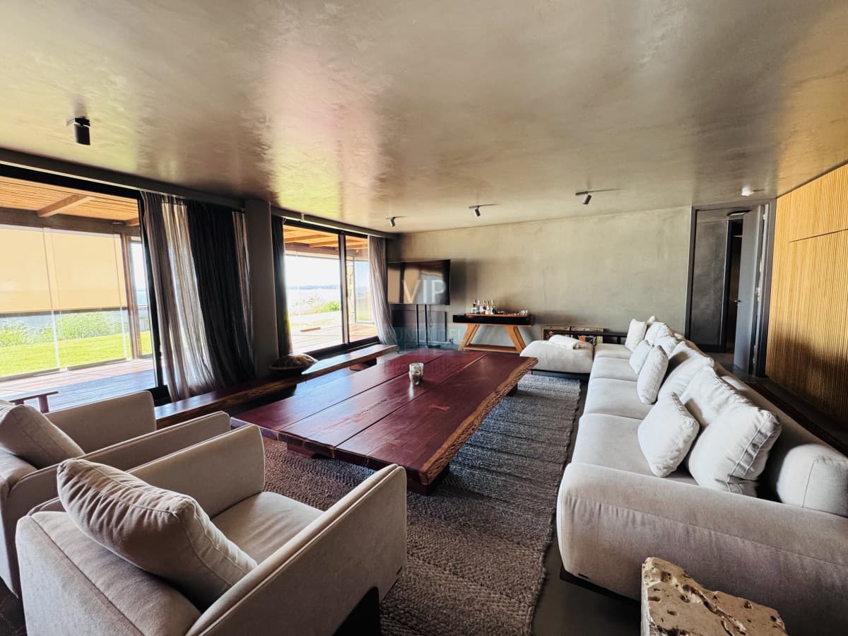 Apartamento 2 dormitorios con vista y parrillero en Punta Ballena