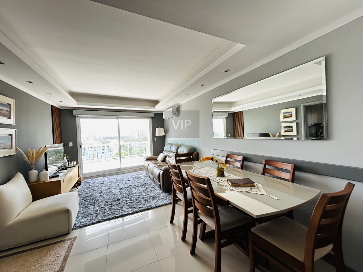 Venta de Penthouse de 3 dormitorios con vista al mar en Aidy grill - Punta del Este
