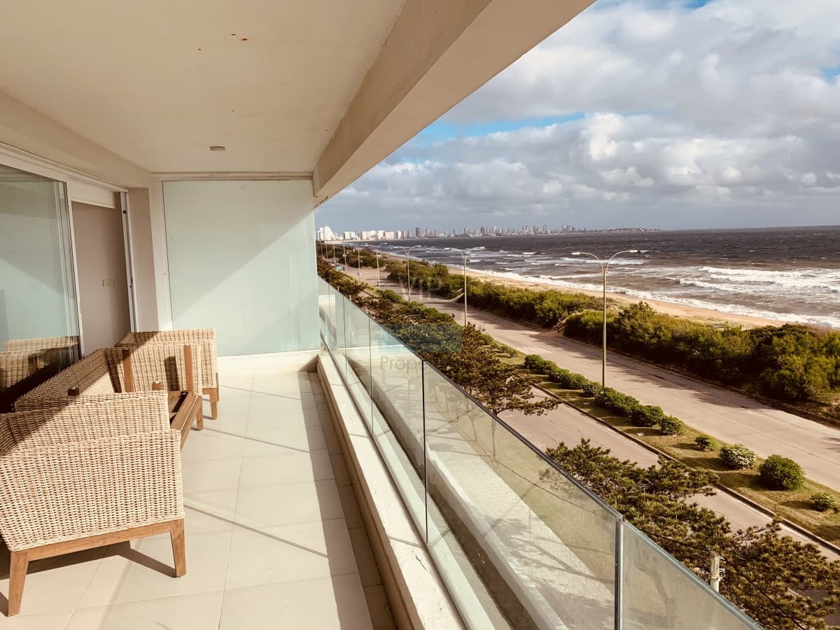 Penthouse de 3 dormitorios en playa mansa