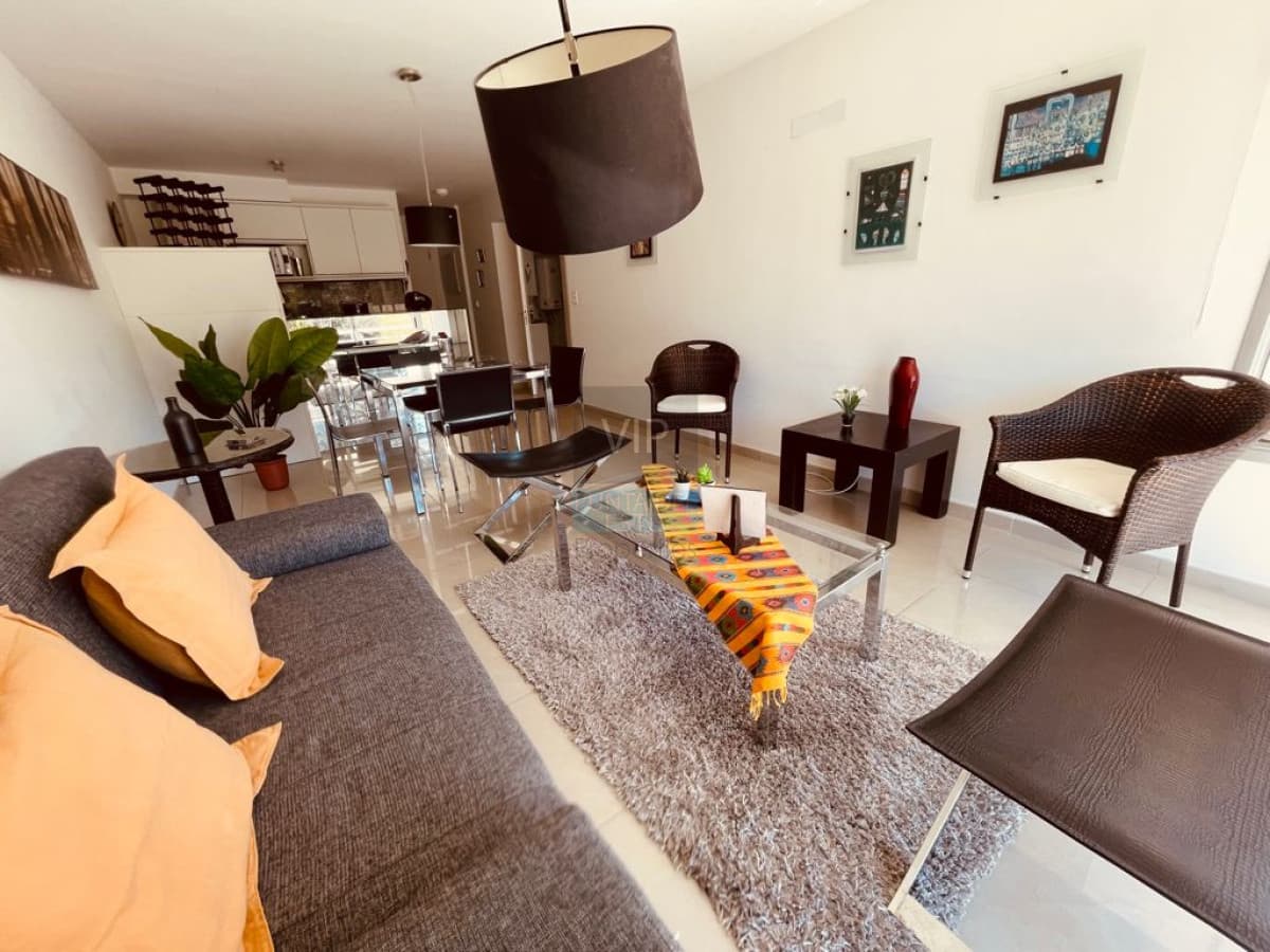 Vendo hermoso departamento de 1 dormitorio con balcón