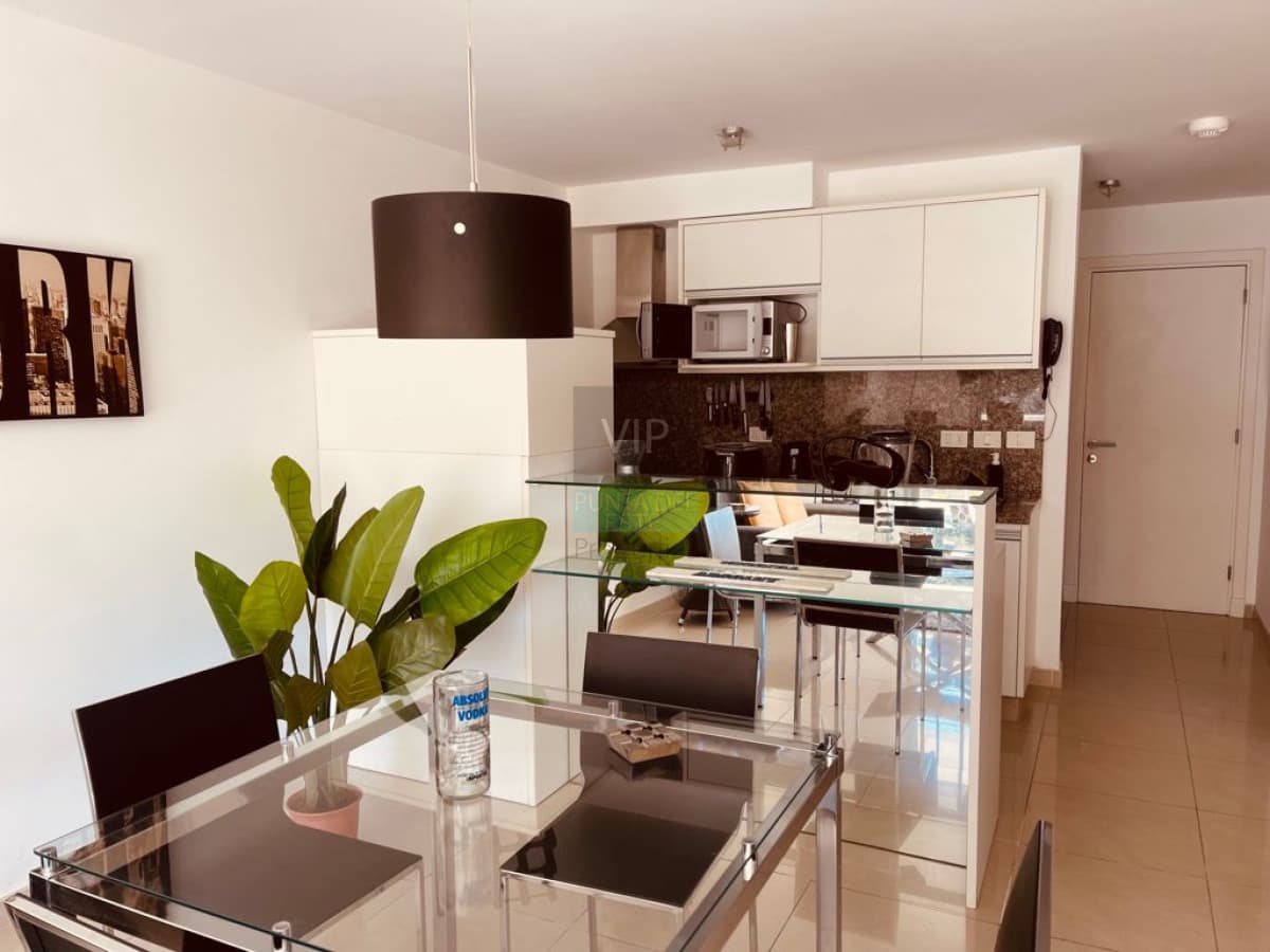 Vendo hermoso departamento de 1 dormitorio con balcón