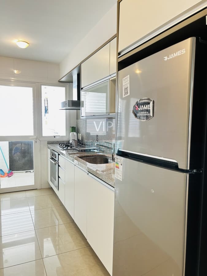 Alquiler apartamento 3 dormitorios con vista al mar Playa mansa - Punta del Este