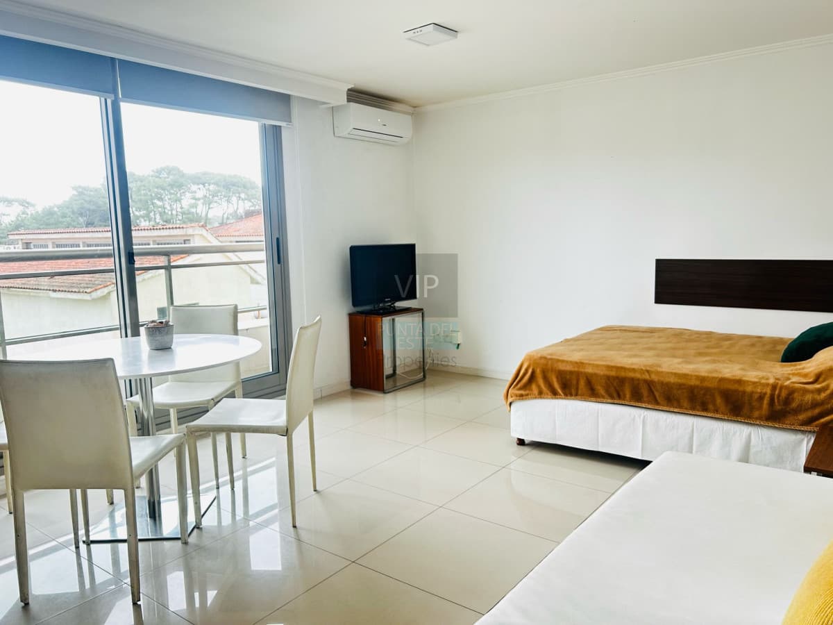 Venta Monoambiente Punta del Este Con servicios