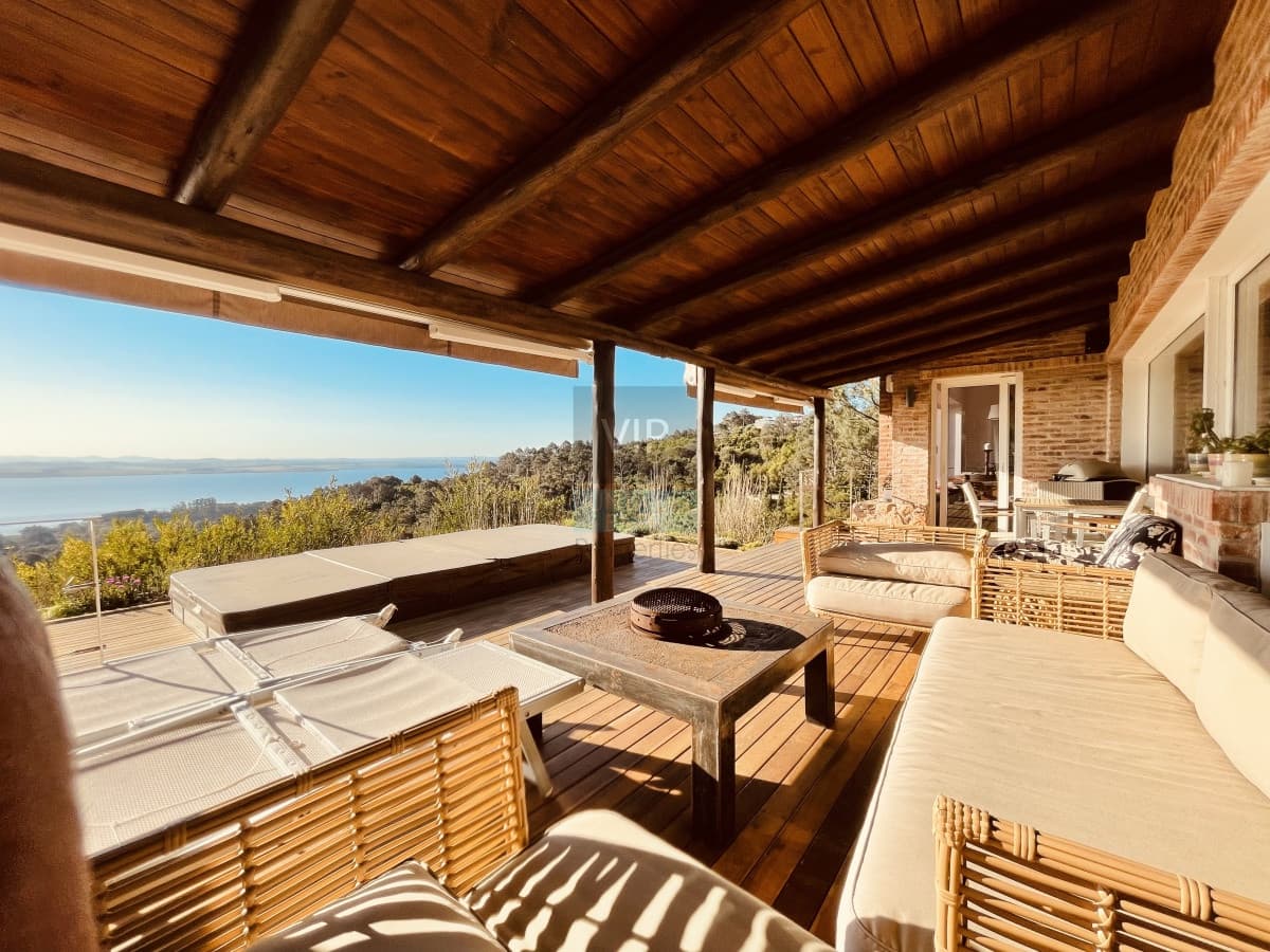 Casa de 4 dormitorios en Las cumbres, Punta Ballena