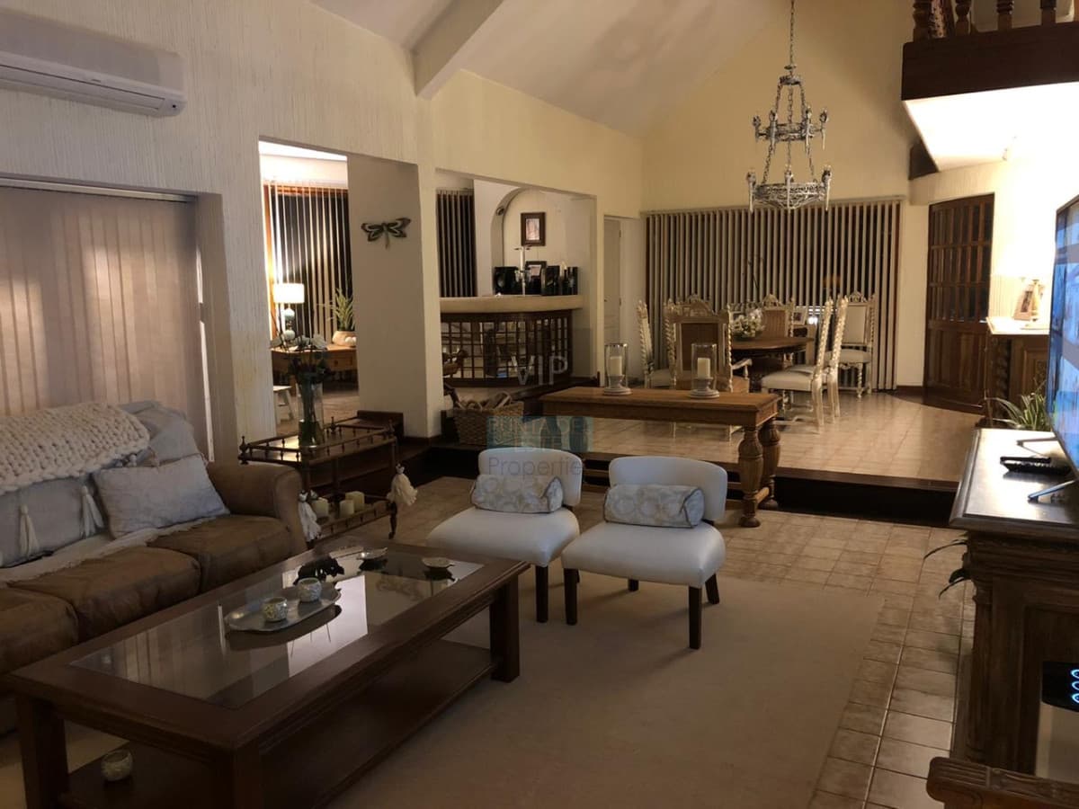 Venta casa de 5 dormitorios en Lugano Punta del Este