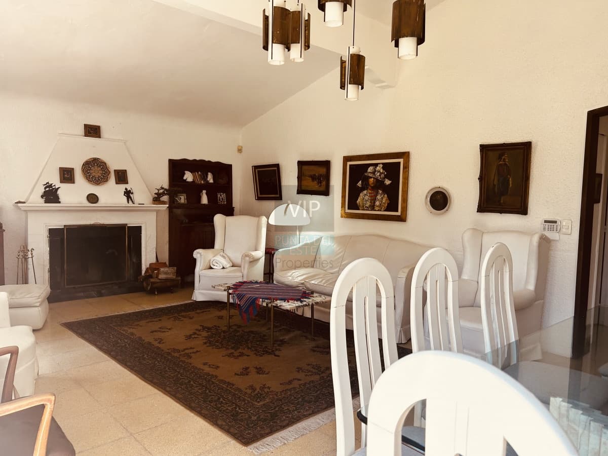 Venta casa 5 dormitorios Playa Mansa