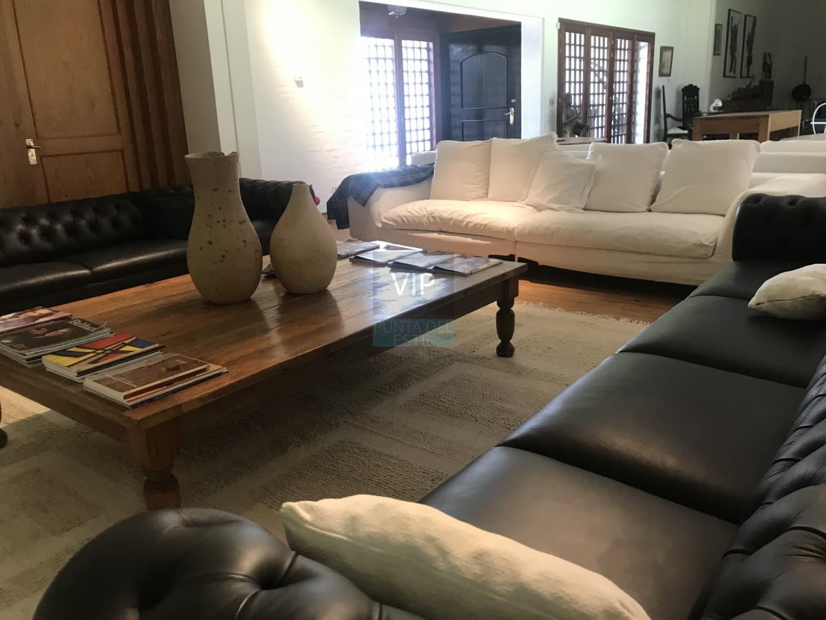 Vendo excepcional casa de 4 suites en el Golf