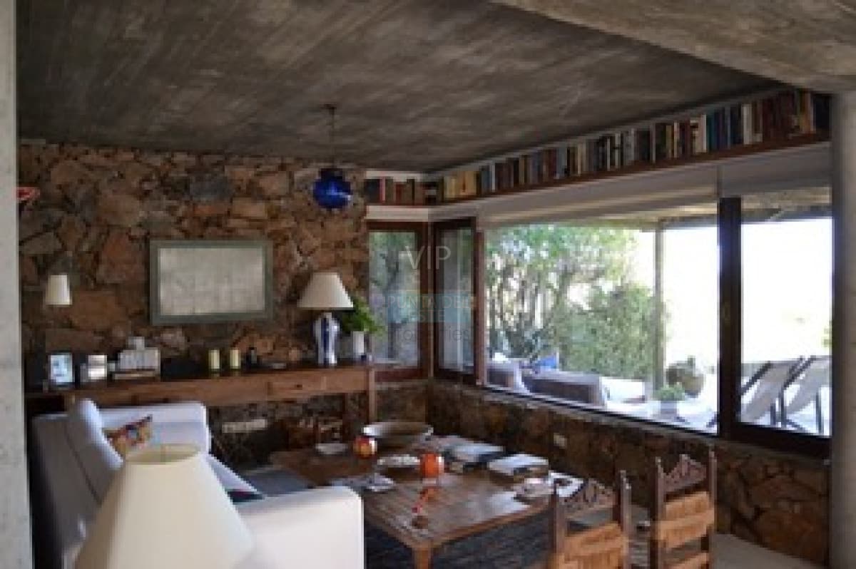 Venta casa 4 dormitorios Punta Piedras