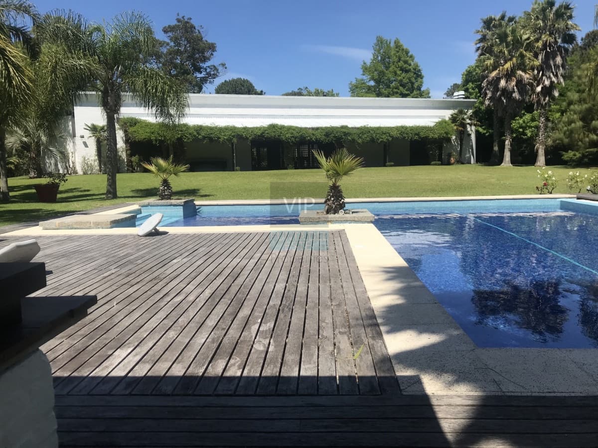 Vendo excepcional casa de 4 suites en el Golf