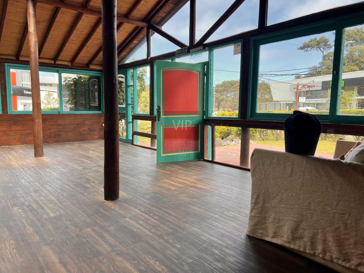 Venta local en Punta del Este Uruguay