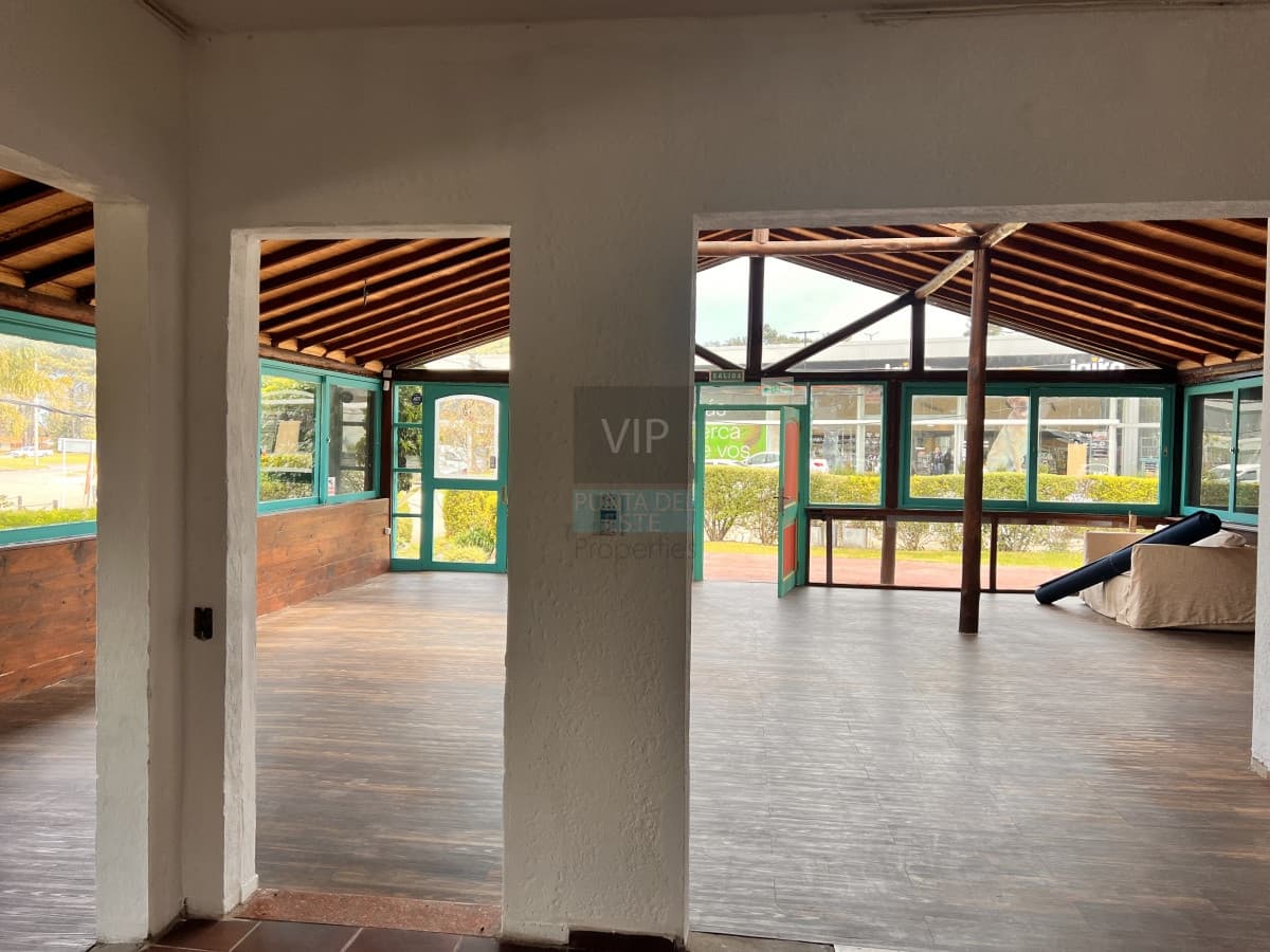 Venta local en Punta del Este Uruguay