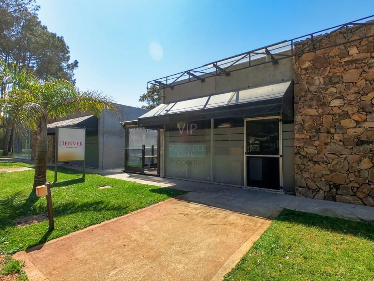 Venta local en Punta Ballena