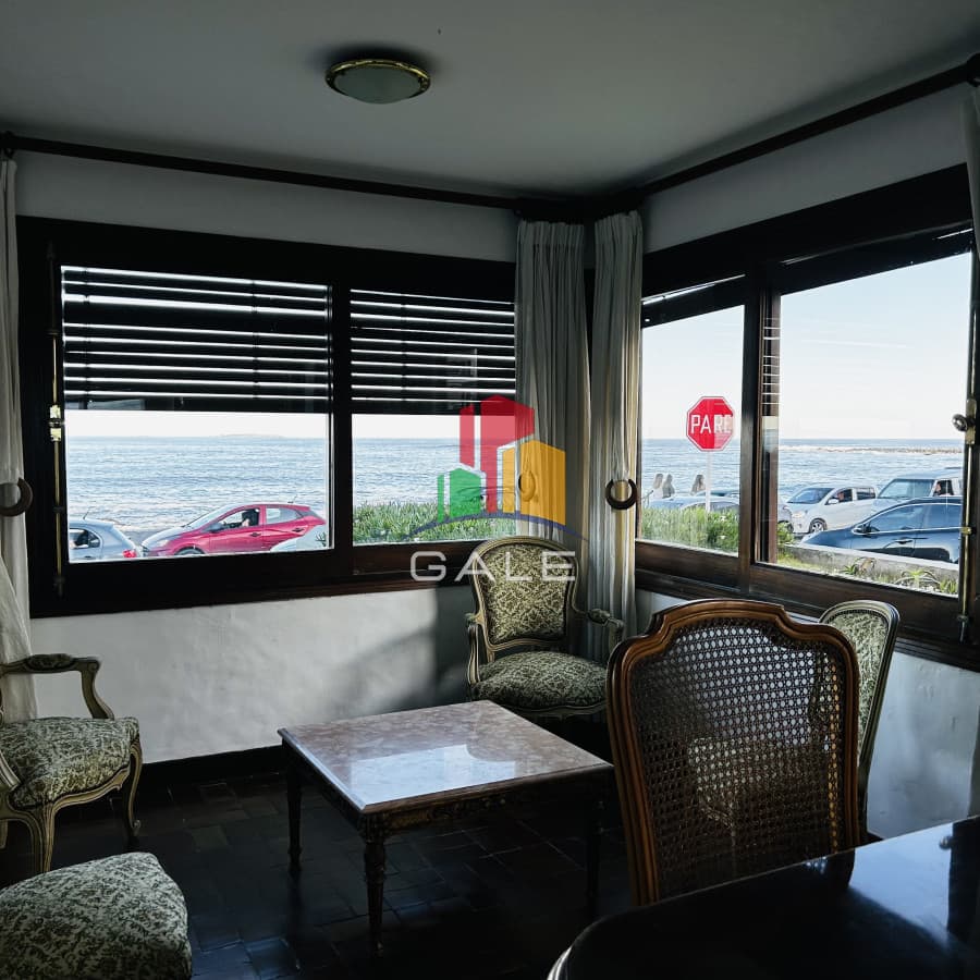 Apartamento frente al mar 4 dormitorios en Península