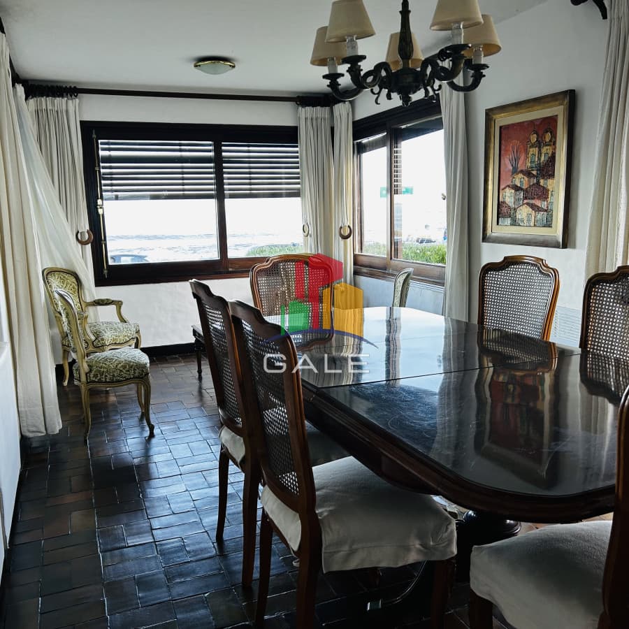 Apartamento frente al mar 4 dormitorios en Península