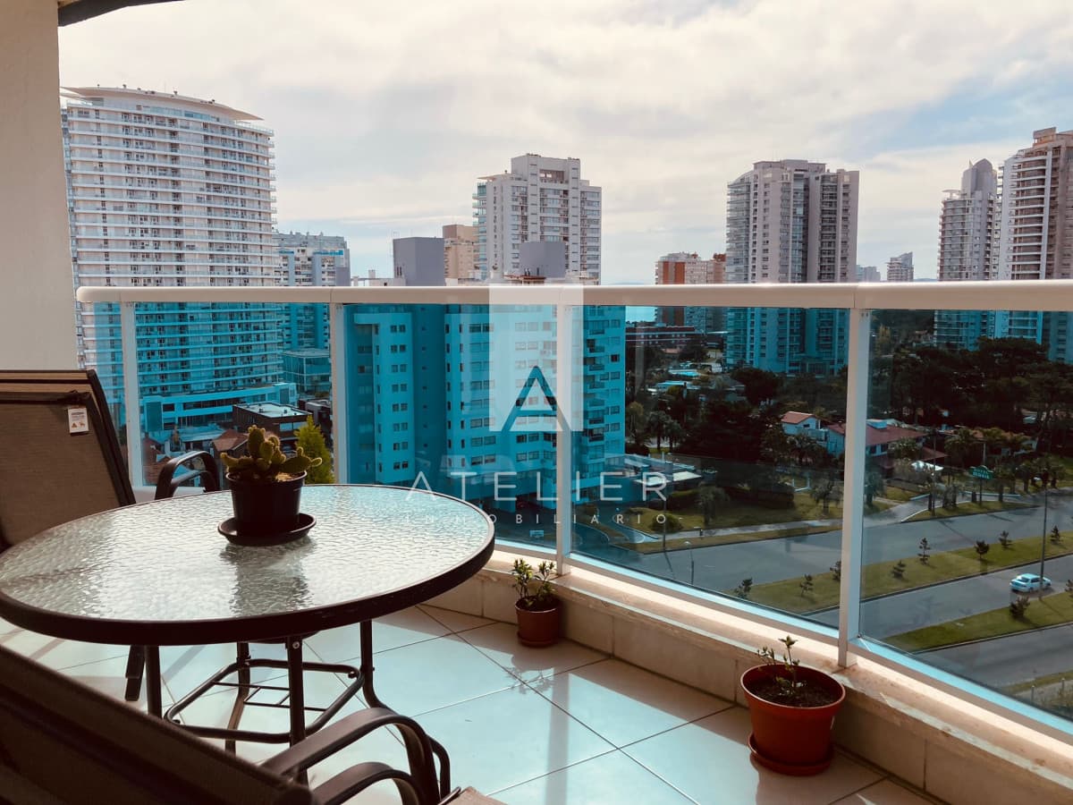 Vendo departamento de 2 dormitorios en Boulevard, cerca del mar y de los servicios