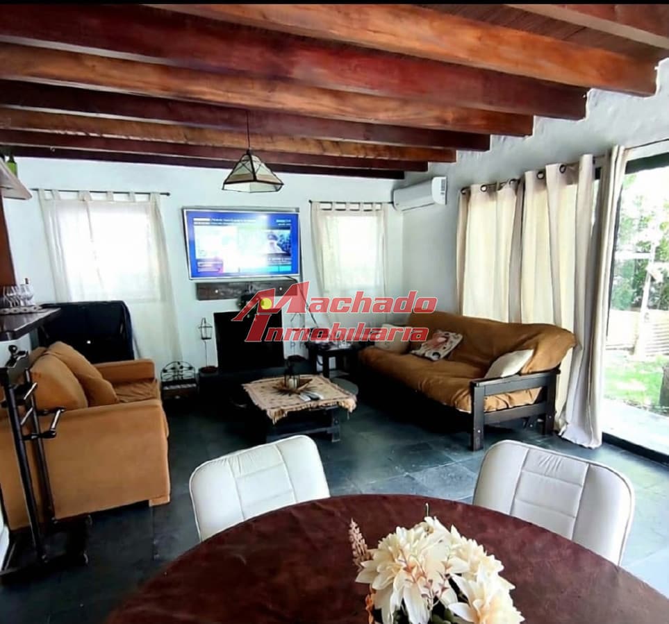 Casa de 2 dormitorios con piscina en venta en Punta del Este