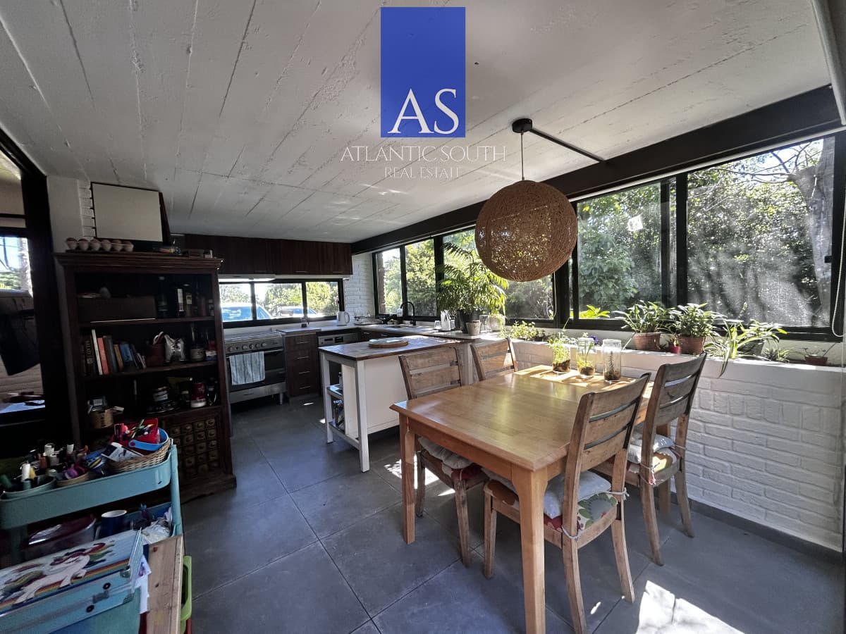 Casa de 3 dormitorios en Pinares, muy buena ubicación Punta del Este