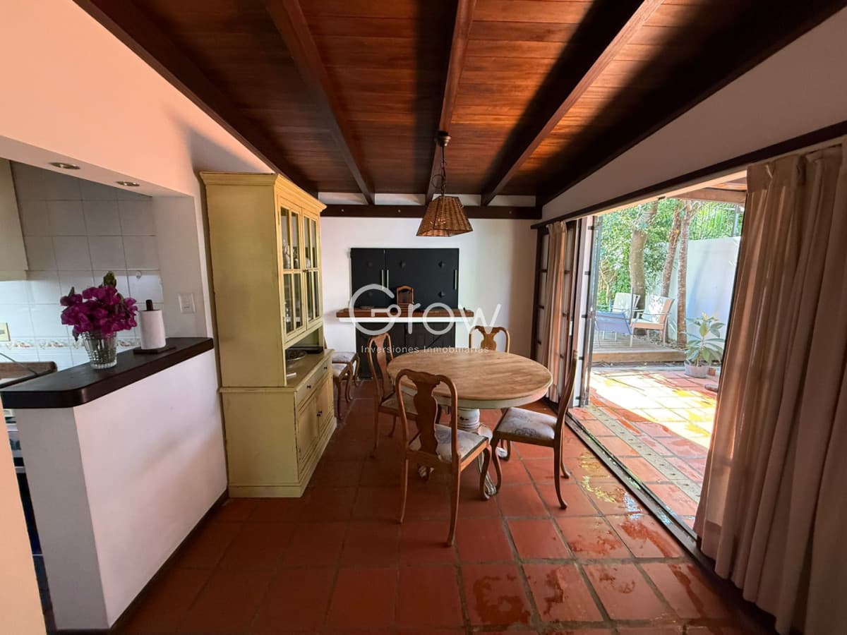 Hermosa casa en venta en Pinares 3 dormitorios