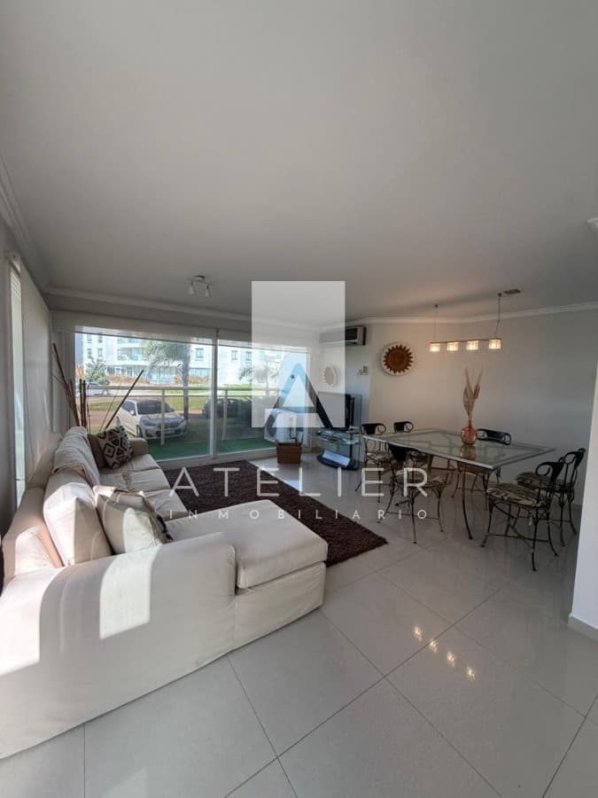 Oportunidad !! con amplia terraza con parrillero y vista al mar