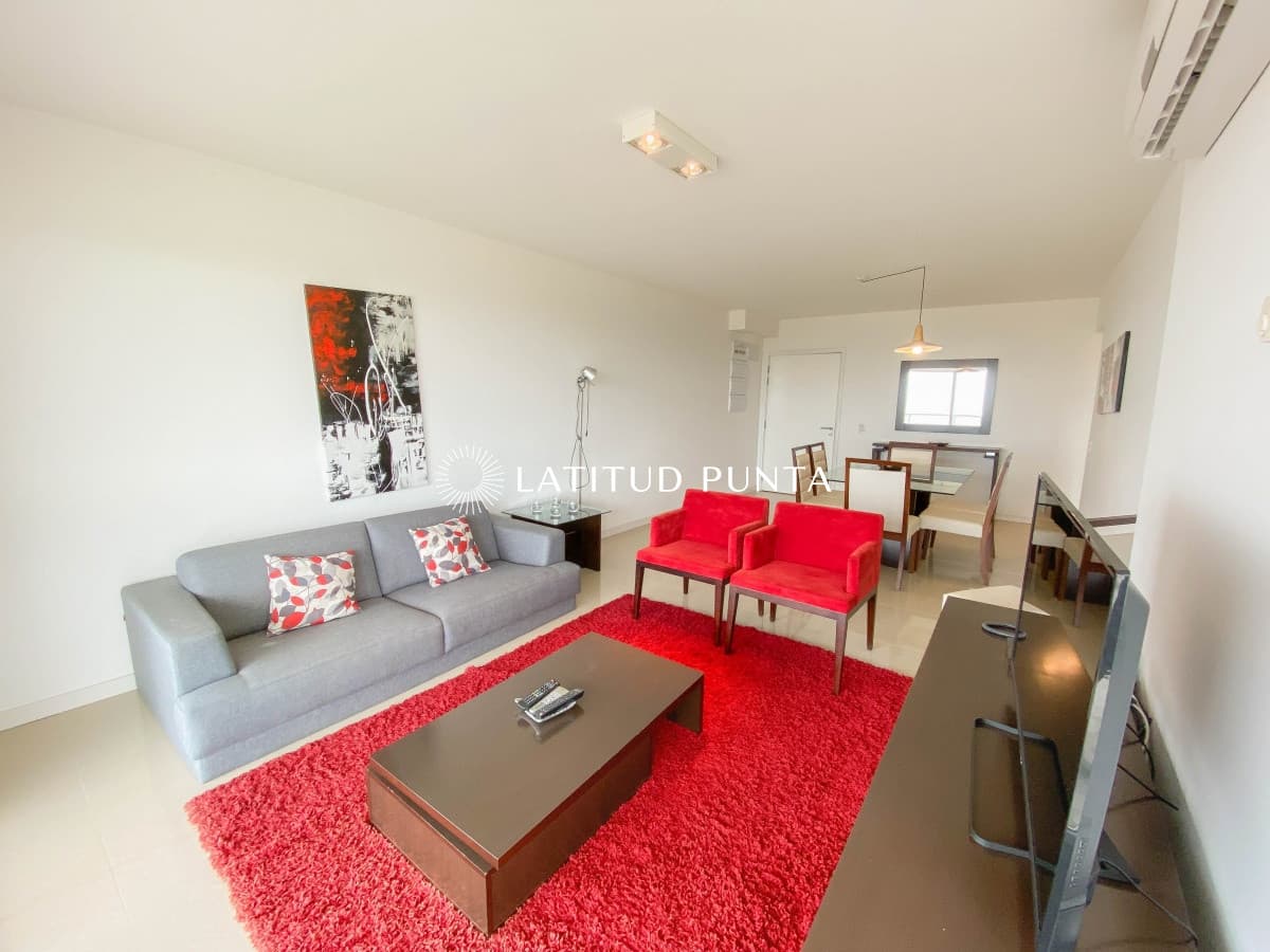 Primera linea, apartamento de tres suites