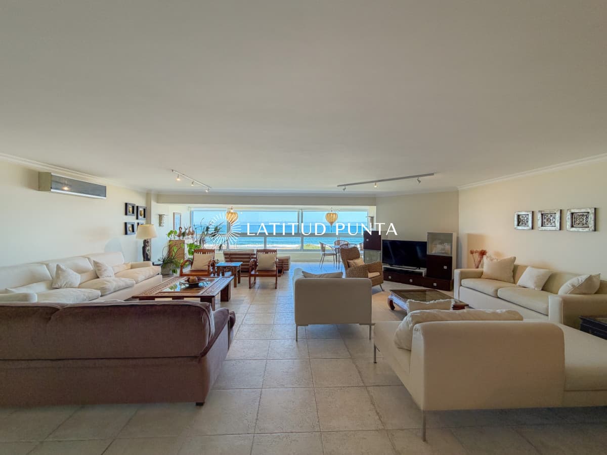 Apartamento frente al Océano, 3 dormitorios más dependencia