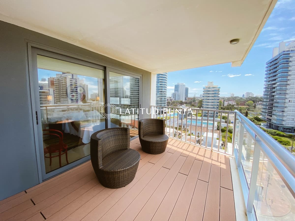Apartamento en Brava, dos suites mas toilette con vista al mar