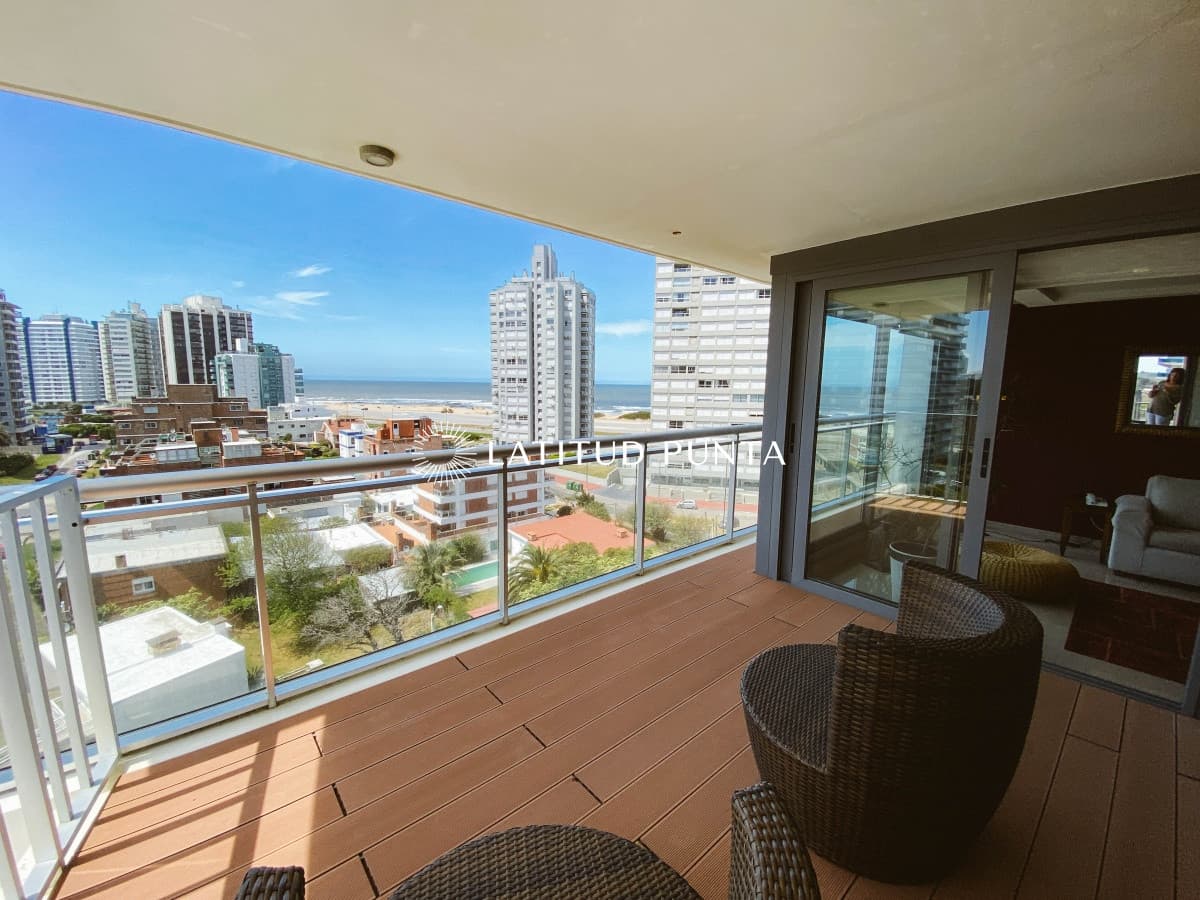 Apartamento en Brava, dos suites mas toilette con vista al mar