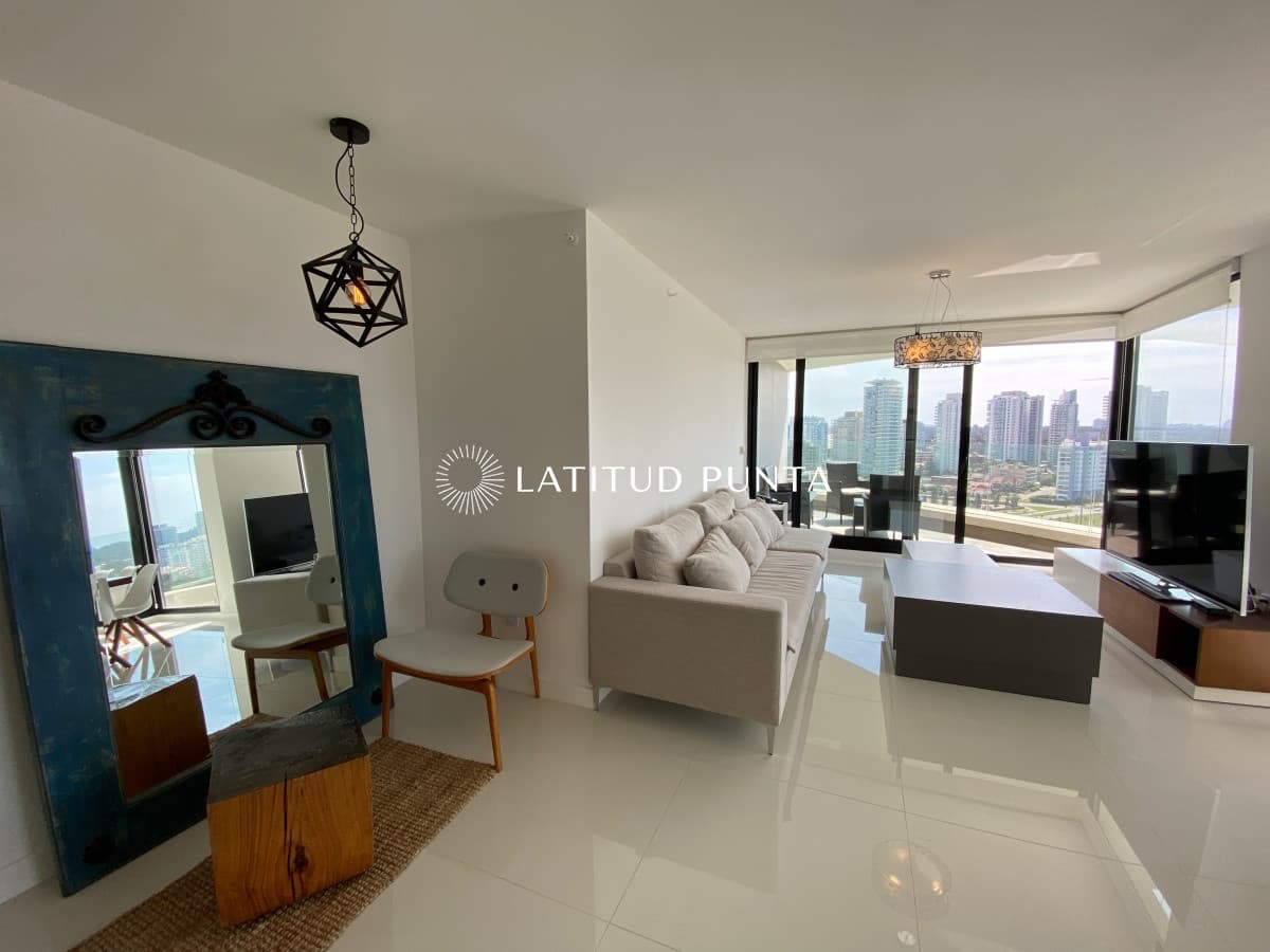 Artower, piso alto con muy linda vista, tres suites