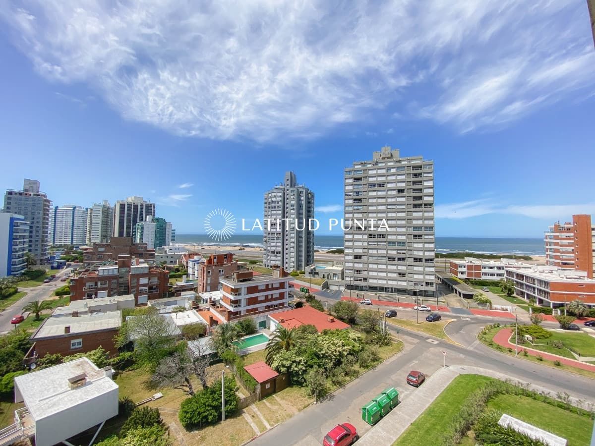Apartamento en Brava, dos suites mas toilette con vista al mar
