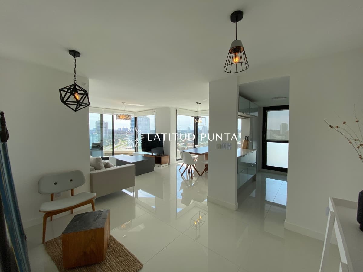 Artower, piso alto con muy linda vista, tres suites