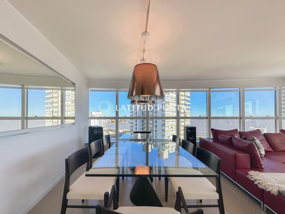 Piso alto en Mansa, 3 suites más dependencia