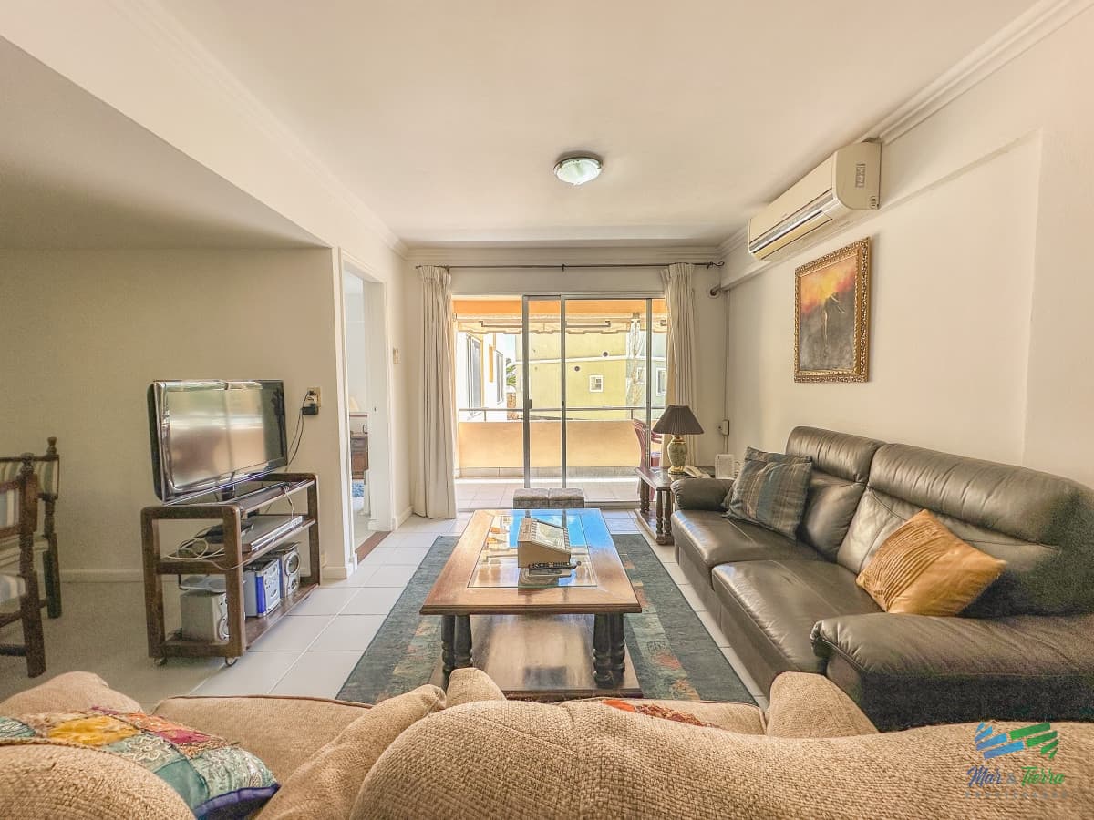En venta apartamento de 3 dormitorios frente al mar en Pinares, Punta del Este