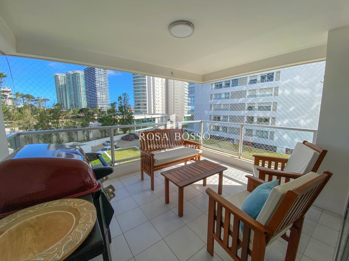 Apartamento Venta 4 dormitorios Primera Linea Mansa Punta del Este