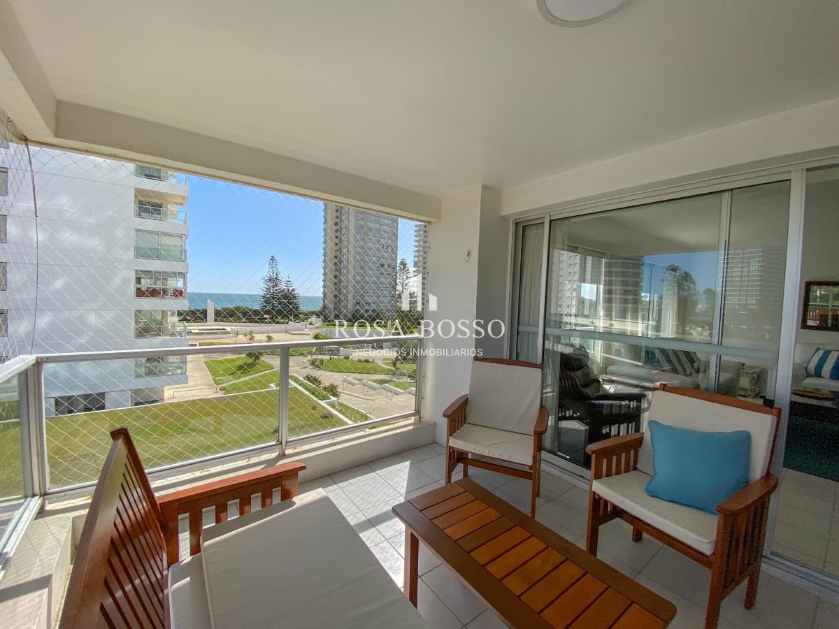 Apartamento Venta 4 dormitorios Primera Linea Mansa Punta del Este