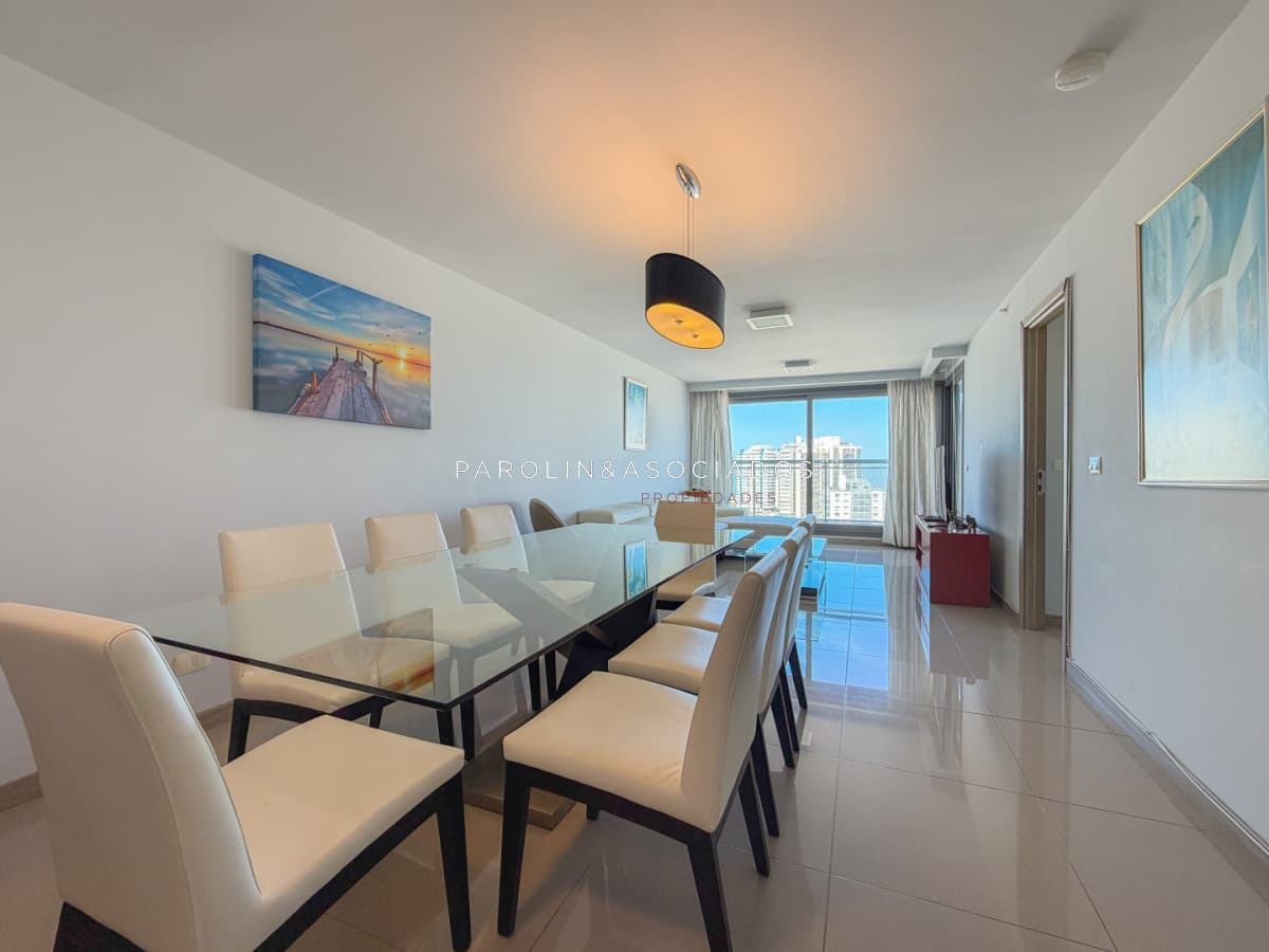 Piso alto en Brava, 2 dormitorios en suite