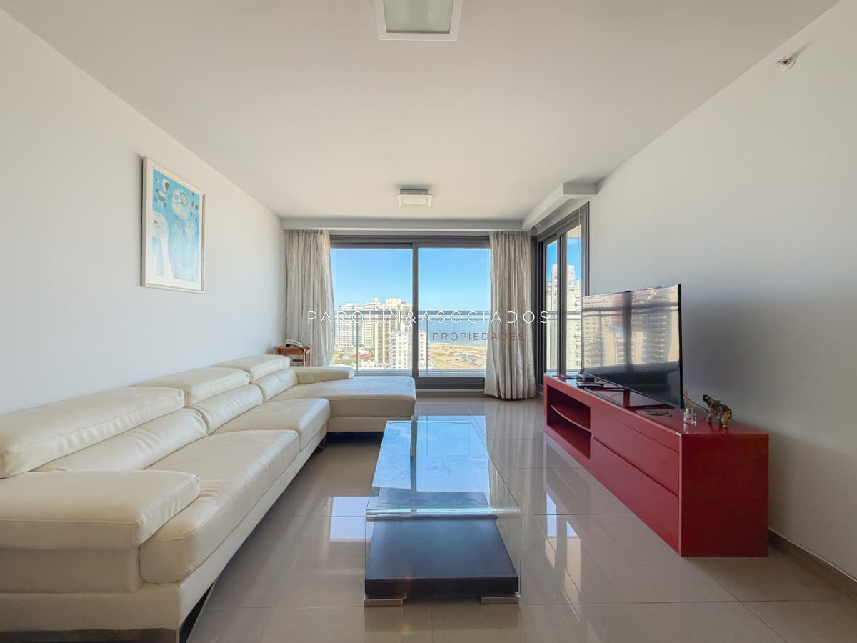 Piso alto en Brava, 2 dormitorios en suite