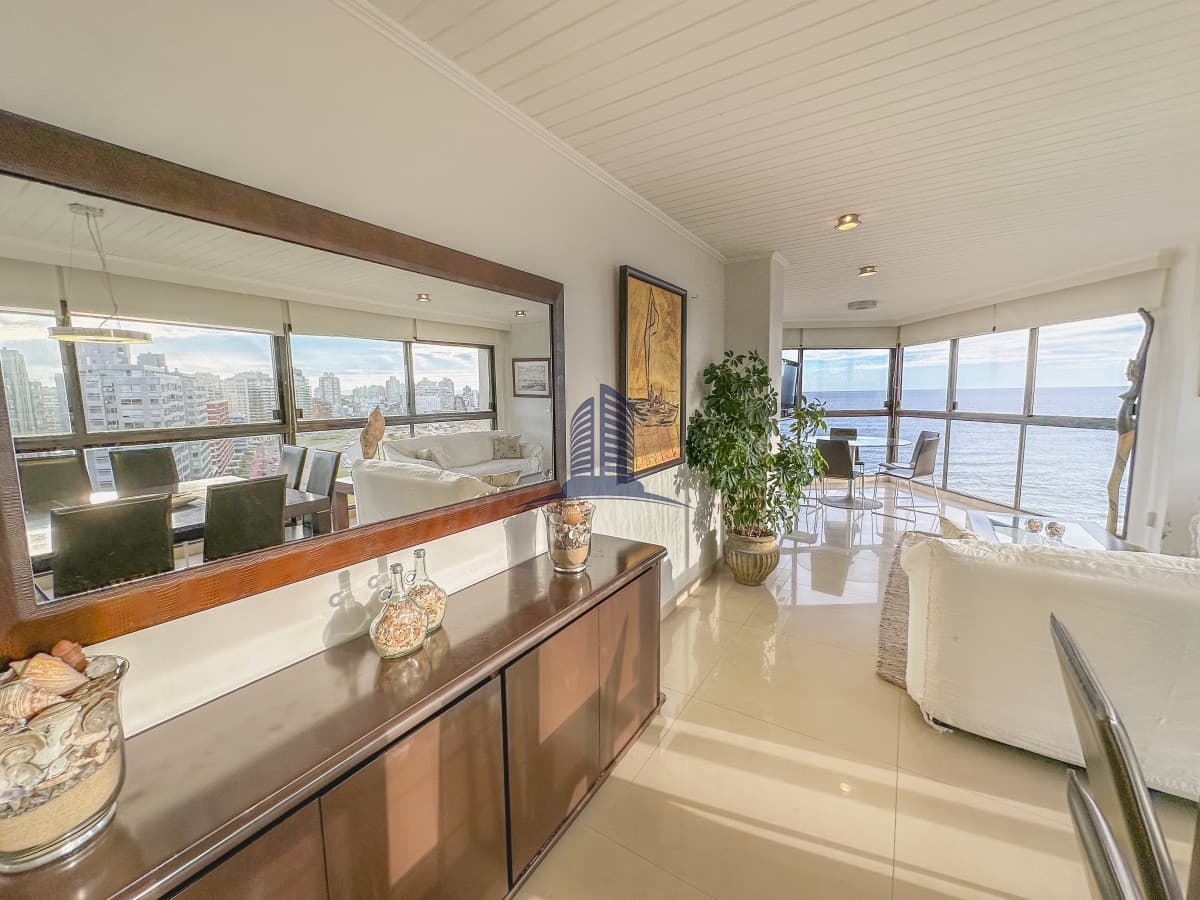 Apartamento en VENTA- Piso alto en Brava- 3 DORMITORIOS EN SUITE