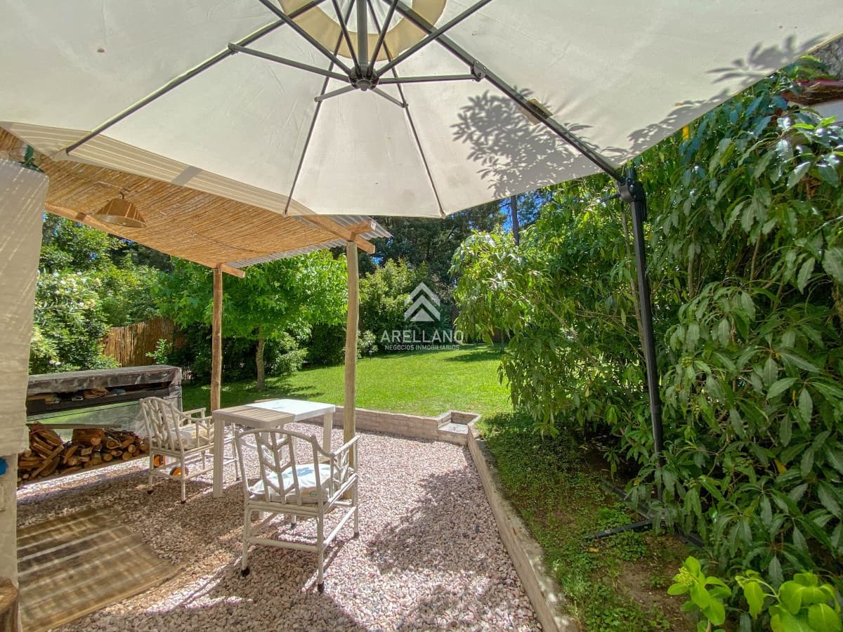Casa ID.5474 - Venta Casa en Parque Burnett, 2 dormitorios