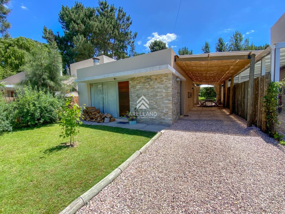 Casa ID.5474 - Venta Casa en Parque Burnett, 2 dormitorios