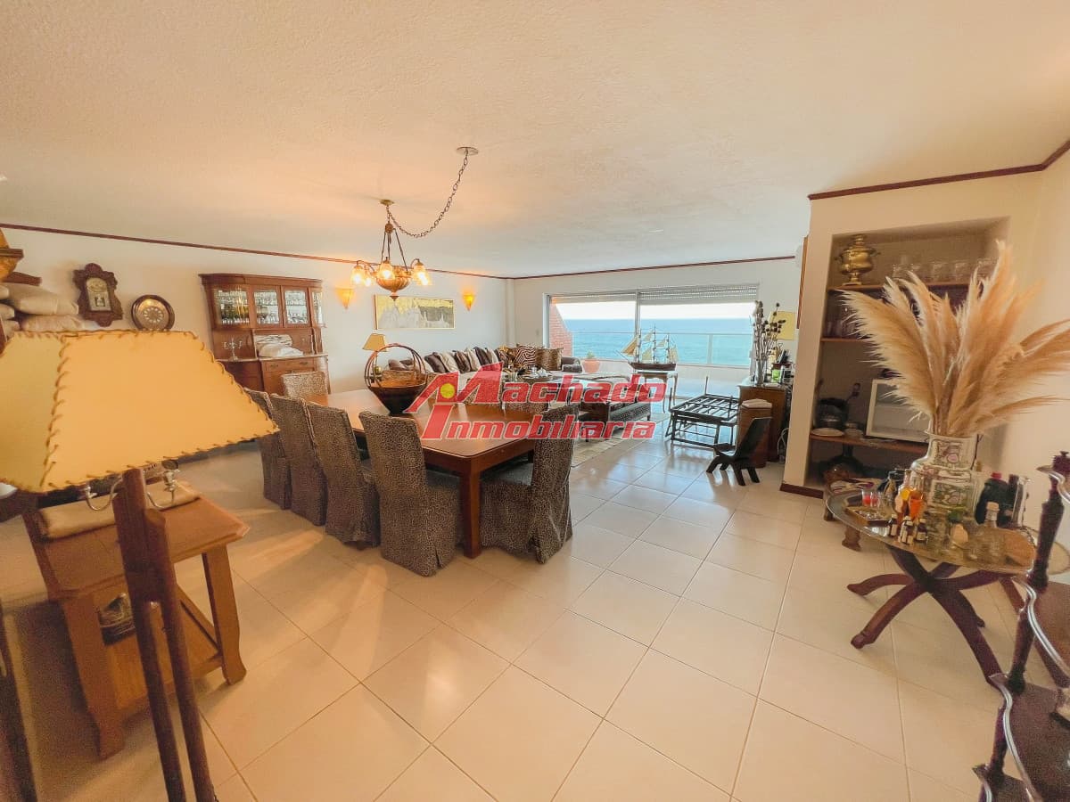 venta de Apartamento Pent-House en primera linea al mar