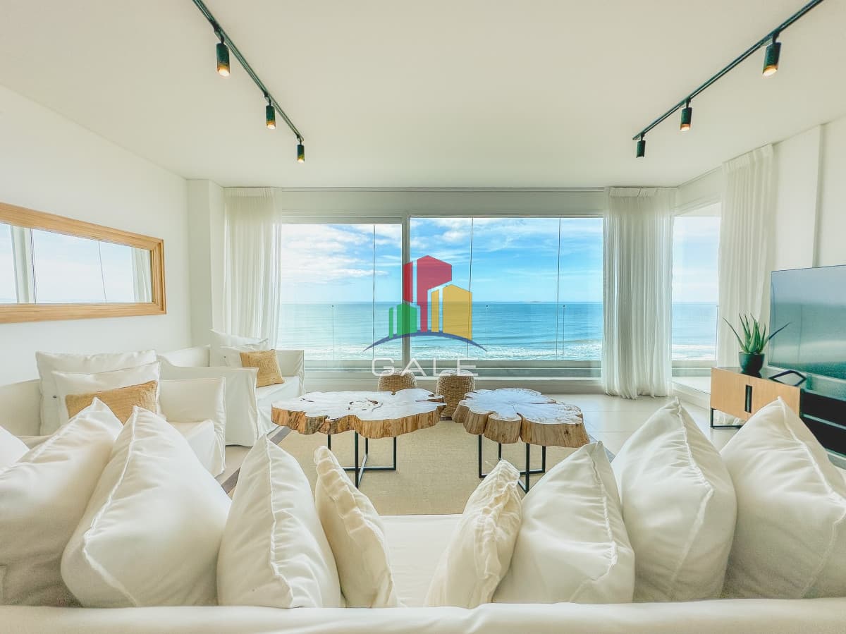 Gale Propiedades & Escribanía Apartamento ID.3197 - Apartamento en Le Parc III, 4 suites