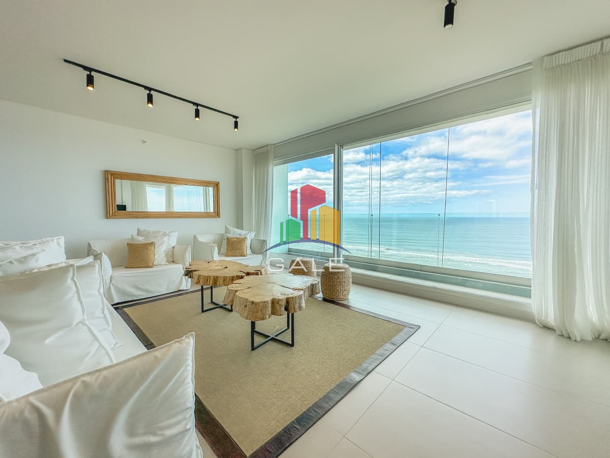 Gale Propiedades & Escribanía Apartamento ID.3197 - Apartamento en Le Parc III, 4 suites