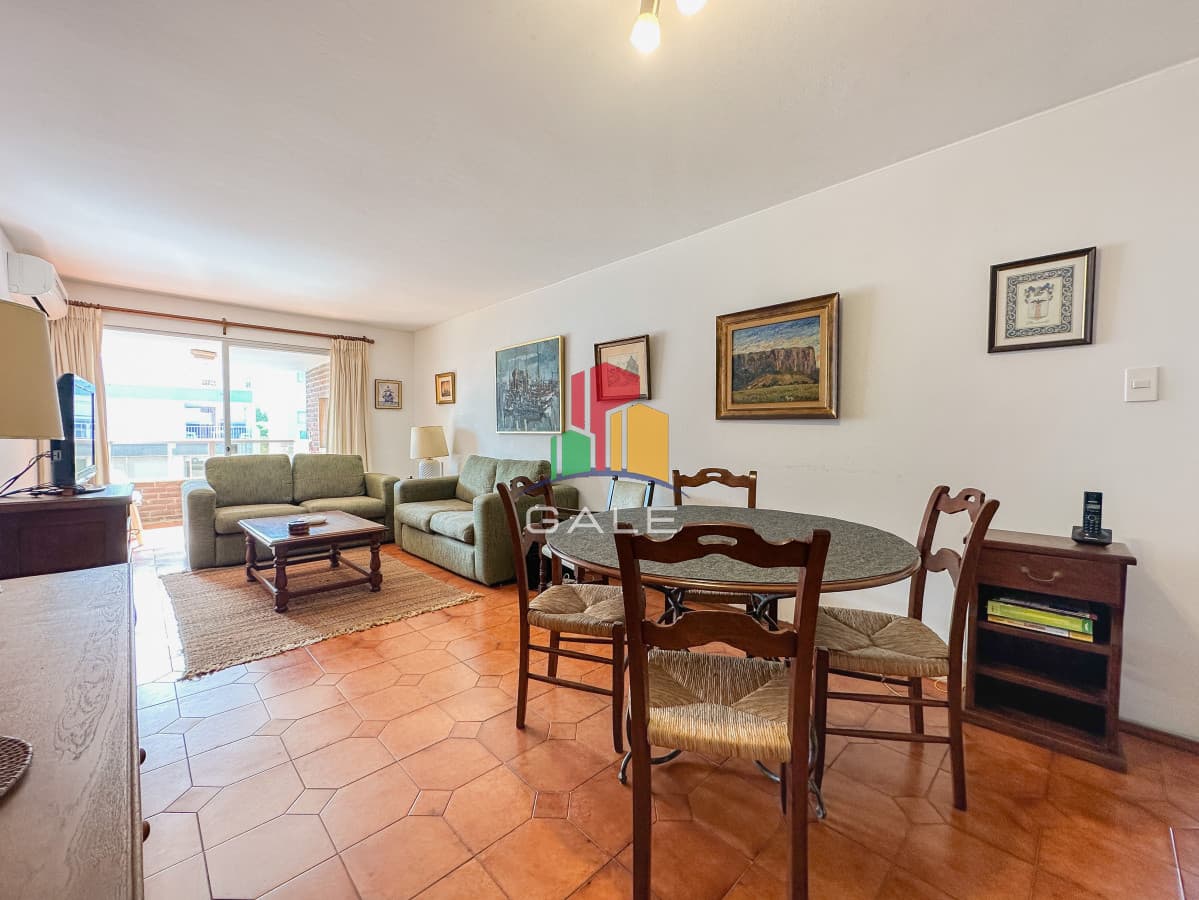 Gale Propiedades & Escribanía Apartamento ID.3911 - Apartamento en Mansa, 3 dormitorios y parrillero