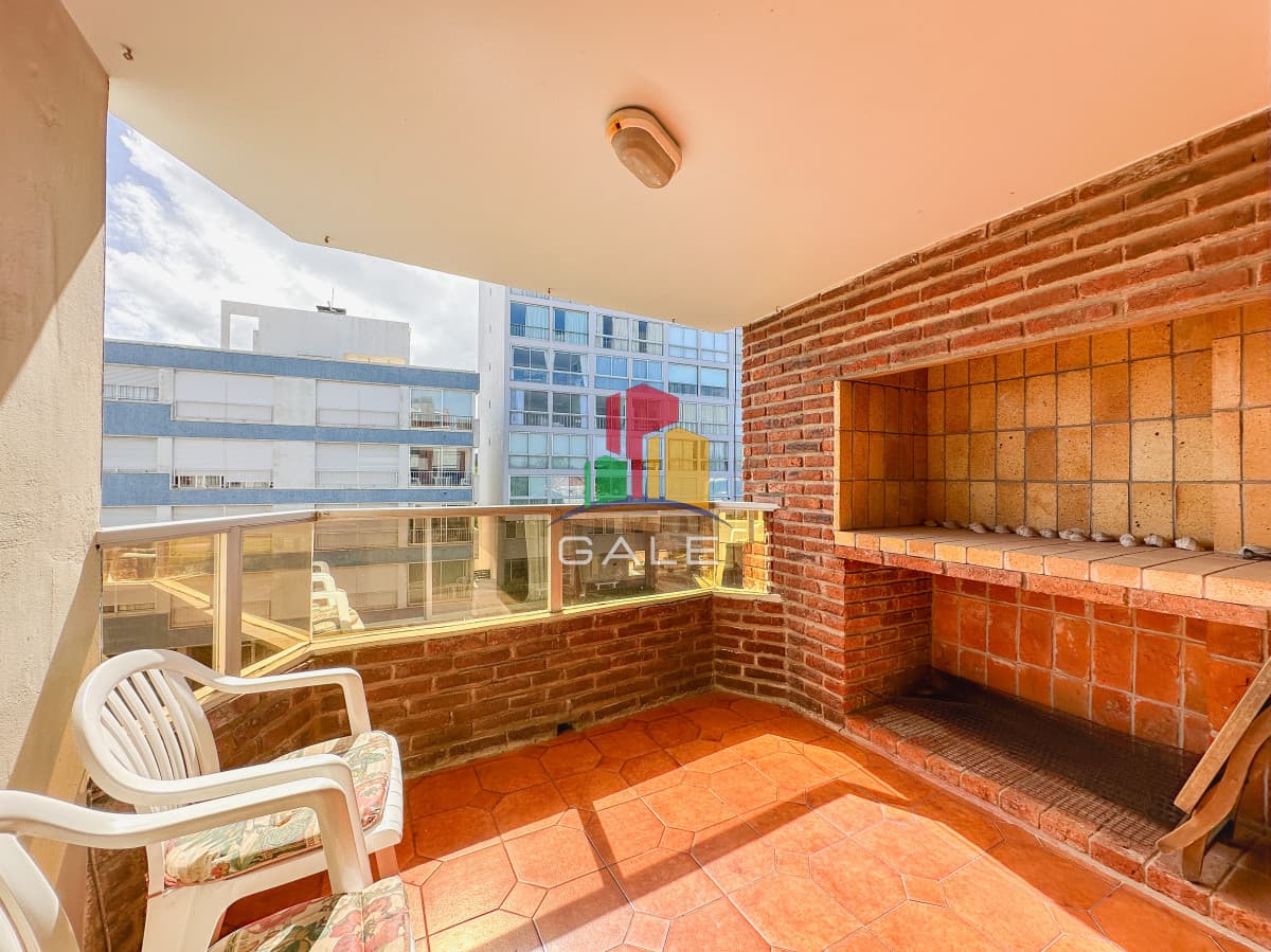 Gale Propiedades & Escribanía Apartamento ID.3911 - Apartamento en Mansa, 3 dormitorios y parrillero