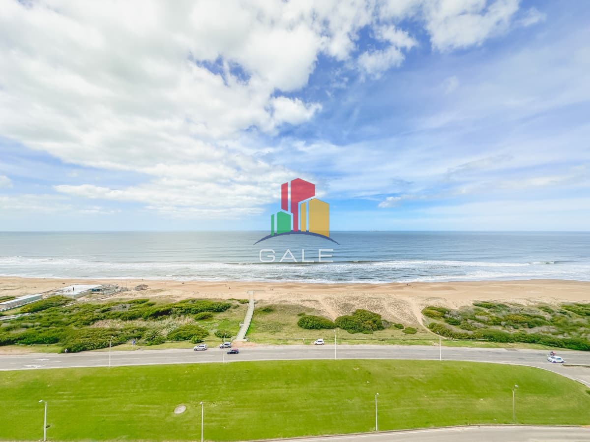 Gale Propiedades & Escribanía Apartamento ID.3197 - Apartamento en Le Parc III, 4 suites