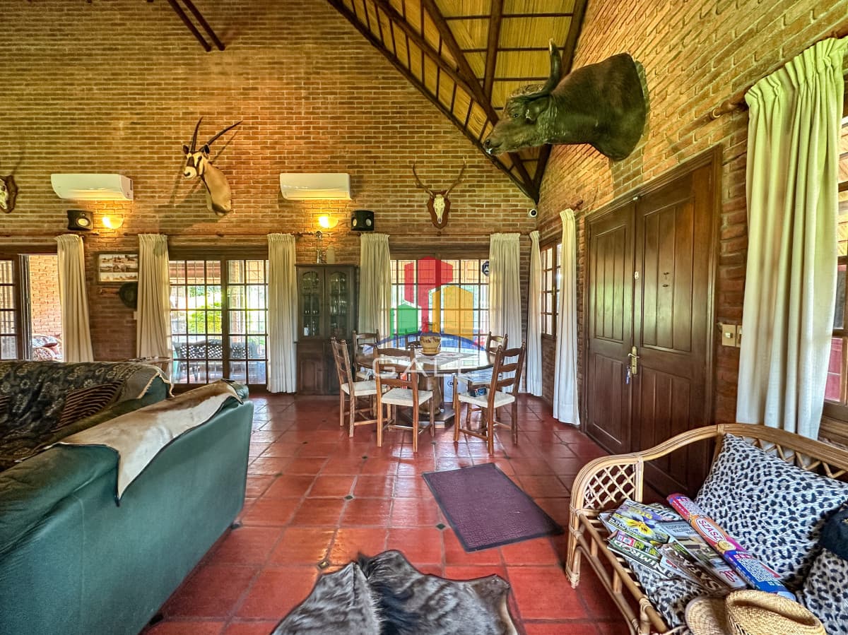 Gale Propiedades & Escribanía Casa ID.3508 - Casa en Jardines de Córdoba, 3 suites más toilette