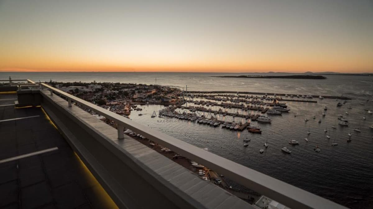 Apartamento ID.748 - Impactante Pent House en Punta del Este