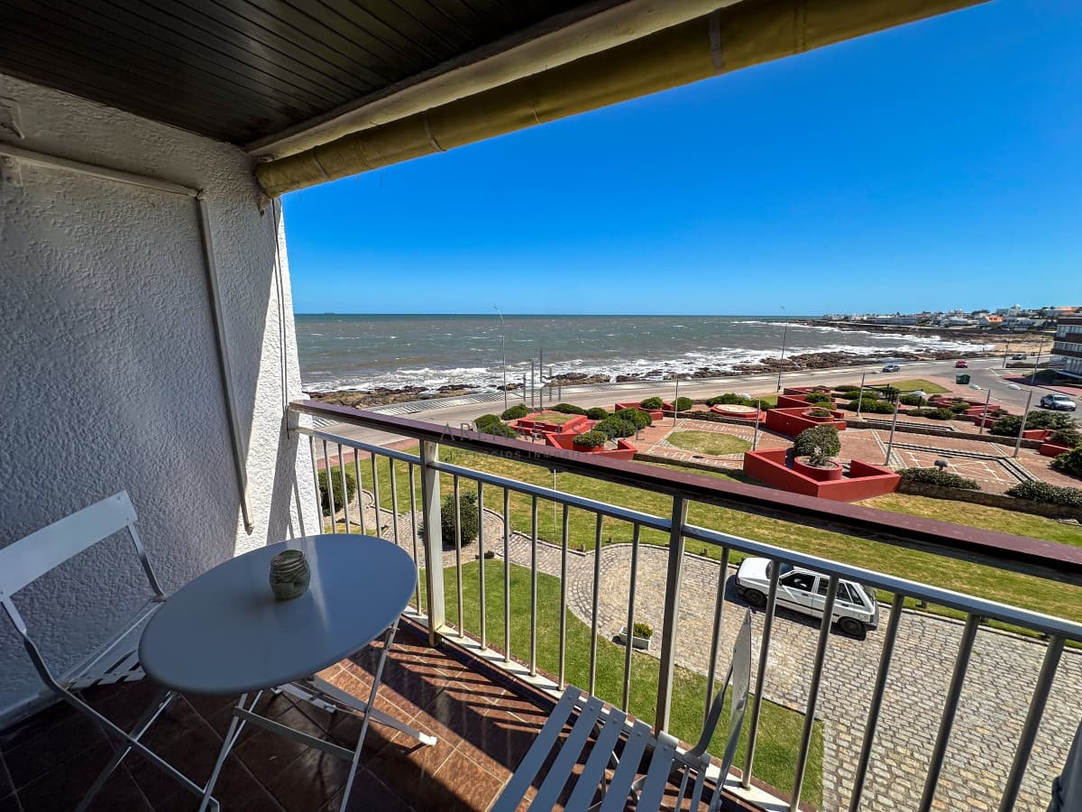 Apartamento ID.3435 - Oportunidad en Península, apartamento de 2 dormitorios con vista
