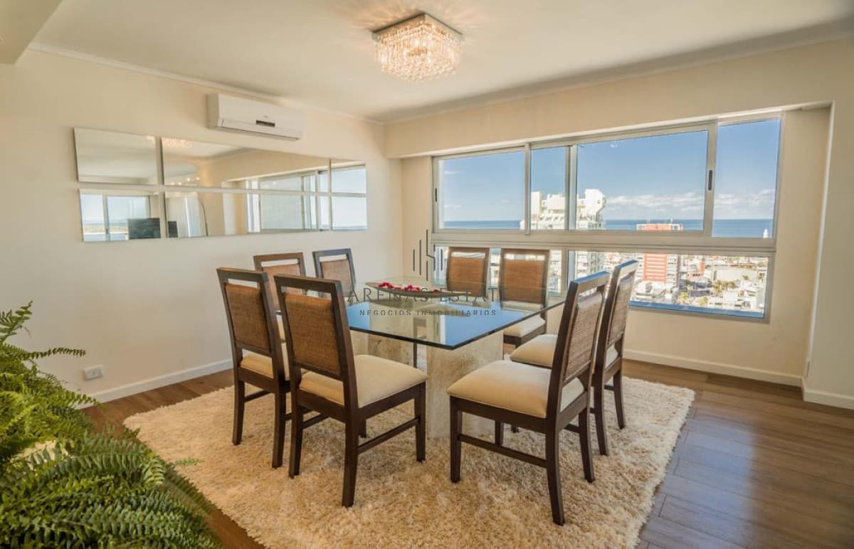 Apartamento ID.748 - Impactante Pent House en Punta del Este