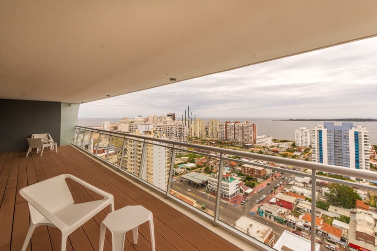 Apartamento ID.753 - Apartamento en venta en Punta del Este ,Piso alto en Mansa